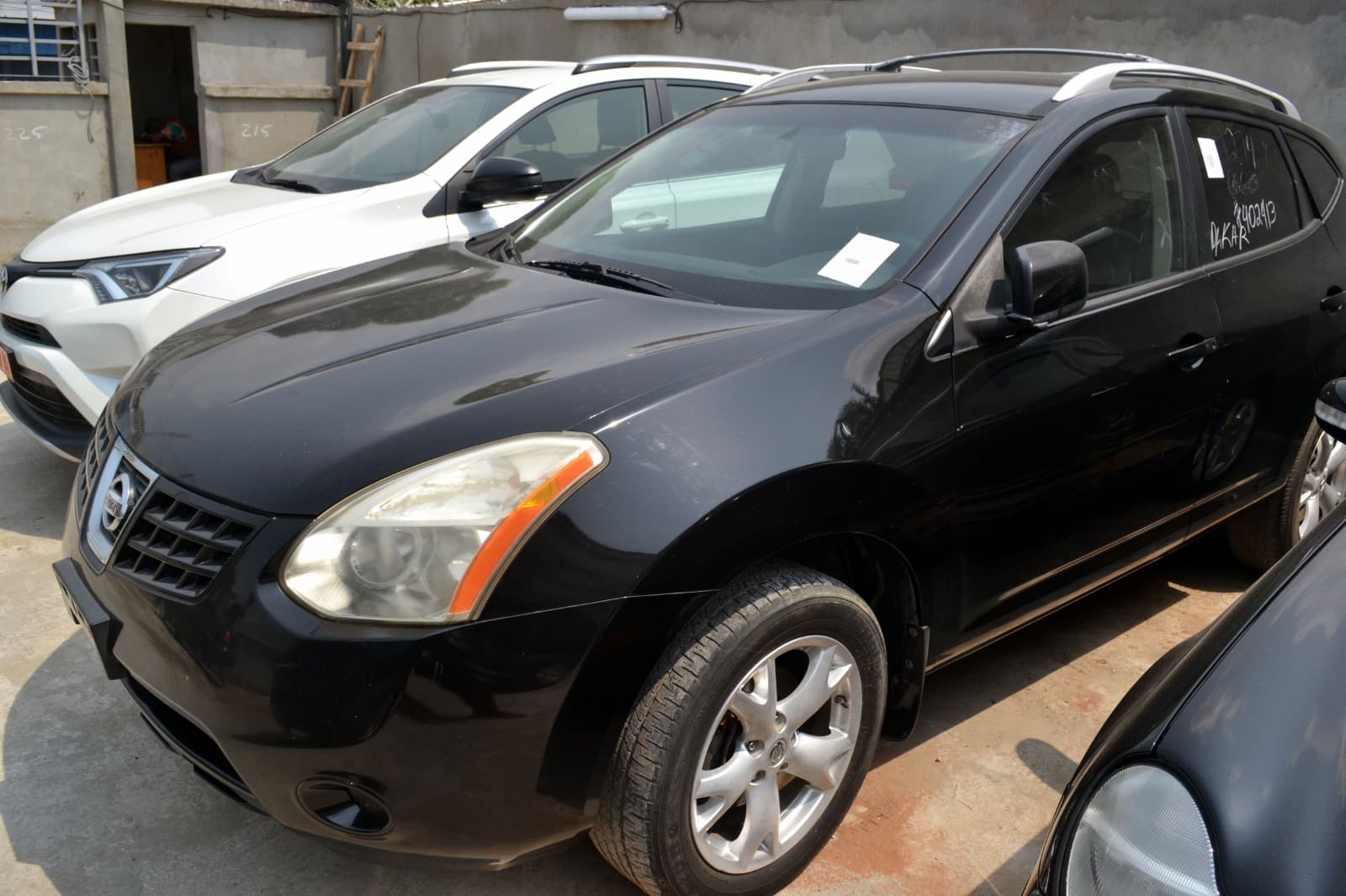 NISSAN ROGUE SL - vitrine 1