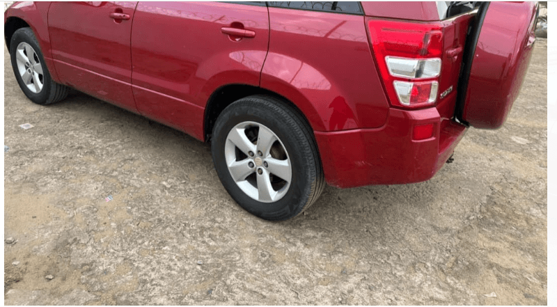 SUZUKI GRAND VITARA ANNÉE : 2010 - vitrine 1