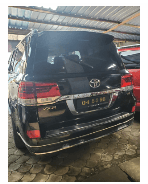 TOYOTA LAND CRUISER V8 ANNÉE : 2013 - vitrine 1