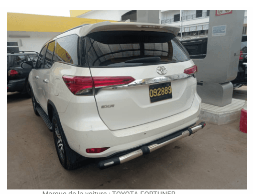 TOYOTA FORTUNER. ANNÉE 2021 - vitrine 3