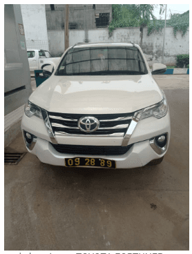 TOYOTA FORTUNER. ANNÉE 2021 - vitrine 1